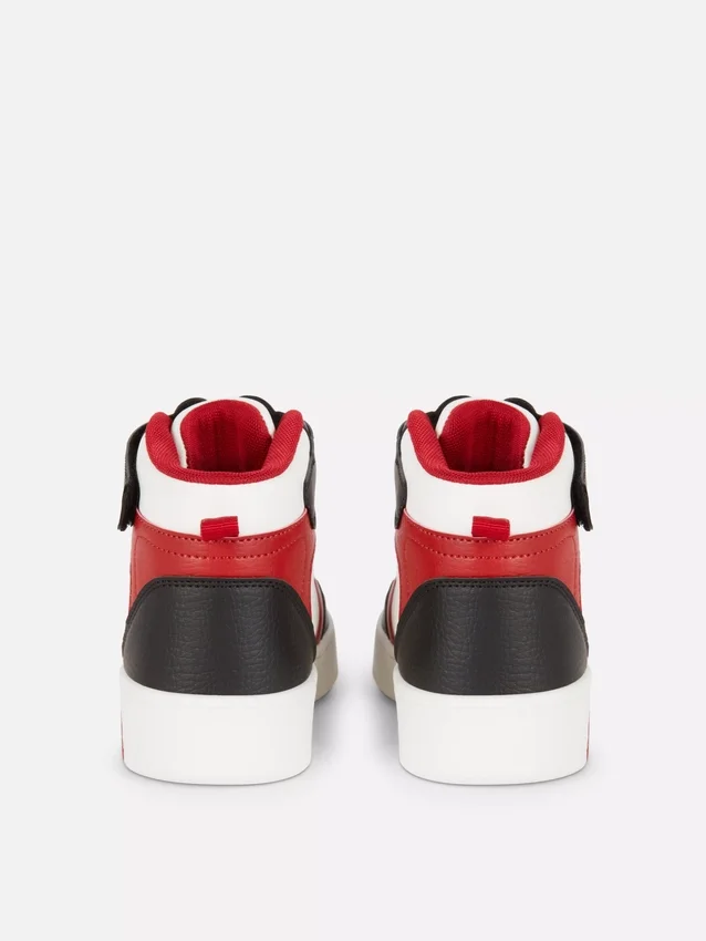 Disneys Minnie Mouse-sneakers med lysande detaljer
