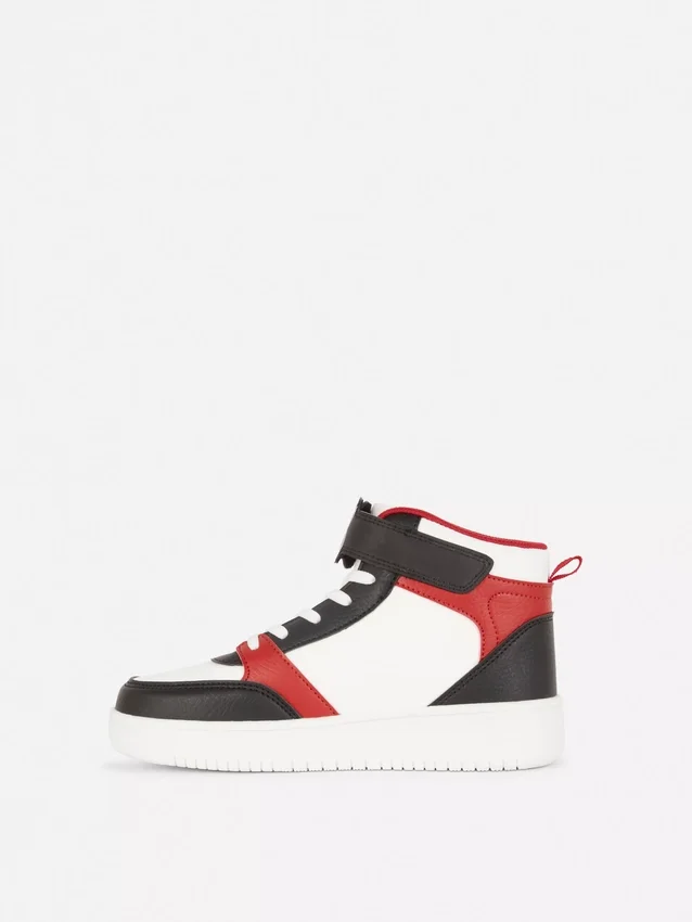 Disneys Minnie Mouse-sneakers med lysande detaljer