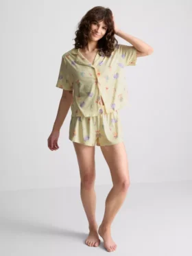 Disneys Nalle Puh-pyjamasar med korta shorts i boyfriend-stil