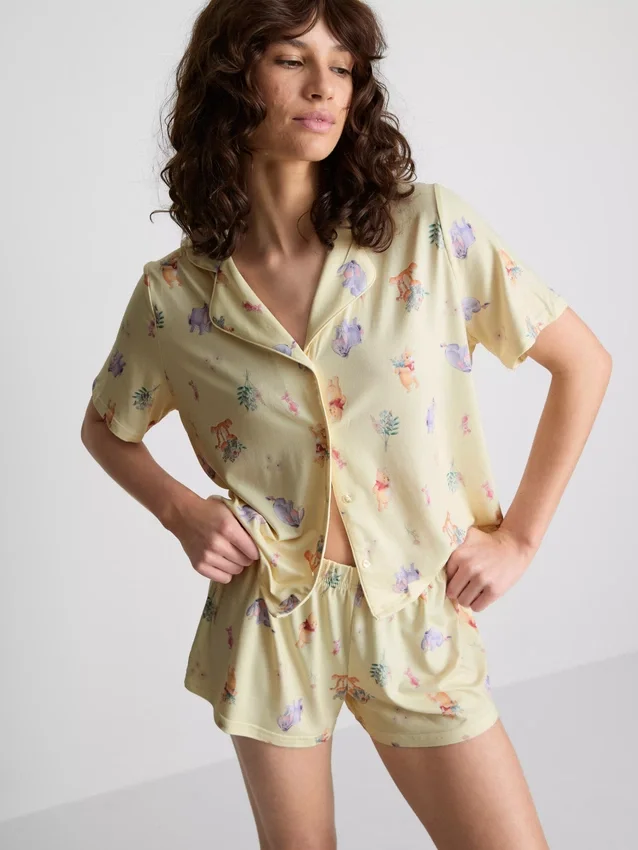 Disneys Nalle Puh-pyjamasar med korta shorts i boyfriend-stil