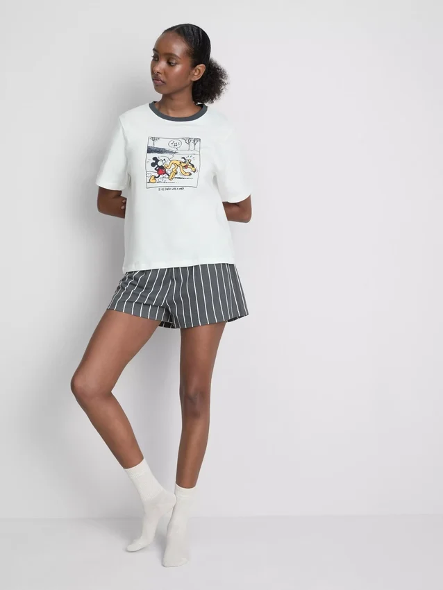 Disneys pyjamasar med Mickey Mouse-motiv