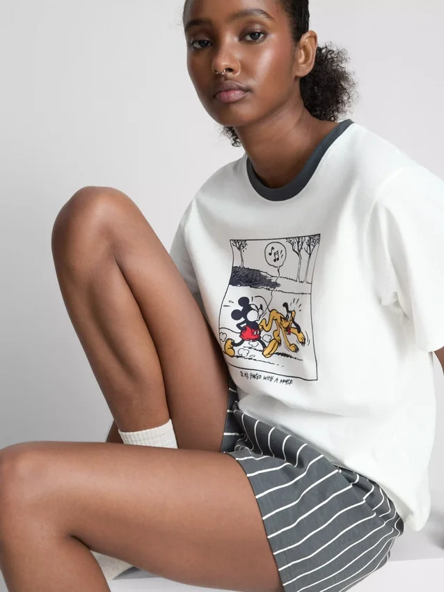 Disneys pyjamasar med Mickey Mouse-motiv