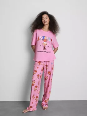 Disneys pyjamasar med motiv från filmen ”Inside Out”