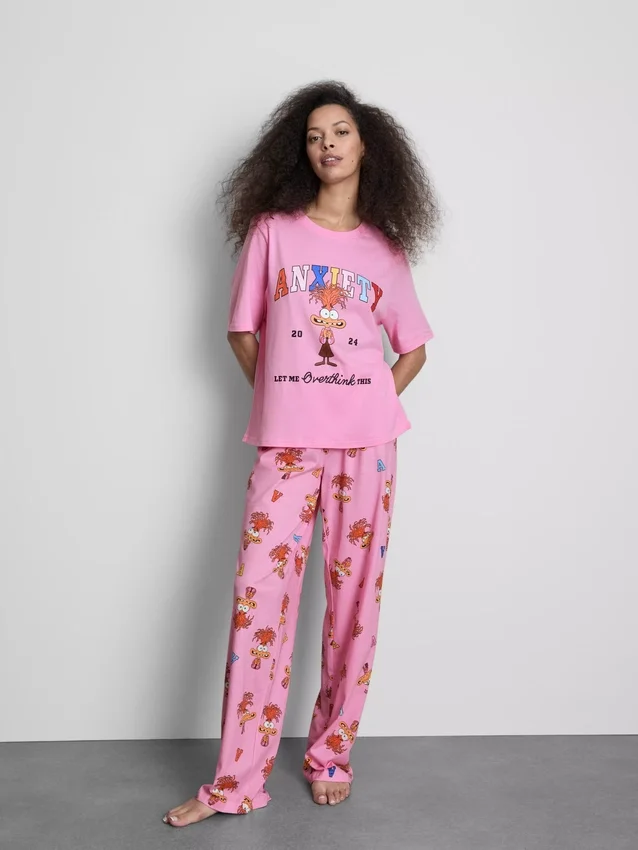Disneys pyjamasar med motiv från filmen ”Inside Out”