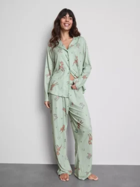 Disneys randiga Bambi-pyjamasar i boyfriend-stil