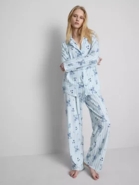 Disneys randiga boyfriend-stiliga pyjamasar med Stitch