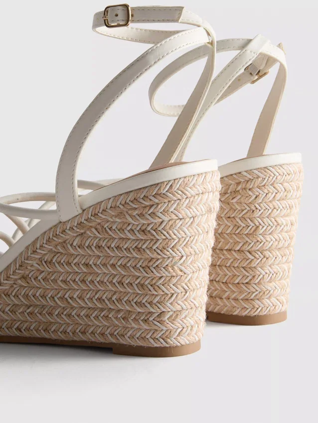 Espadriller med remmar och kilklack