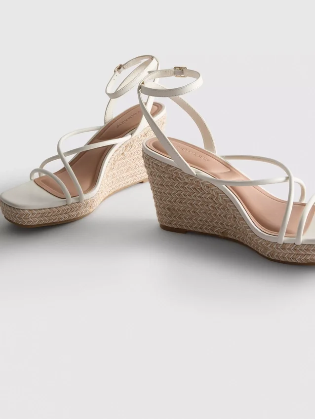 Espadriller med remmar och kilklack