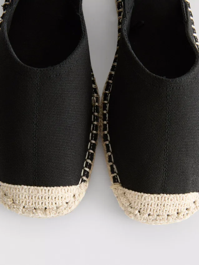 Espadriller med spänne bak