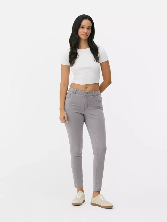 Essential skinny jeans med medelhög midja | normal