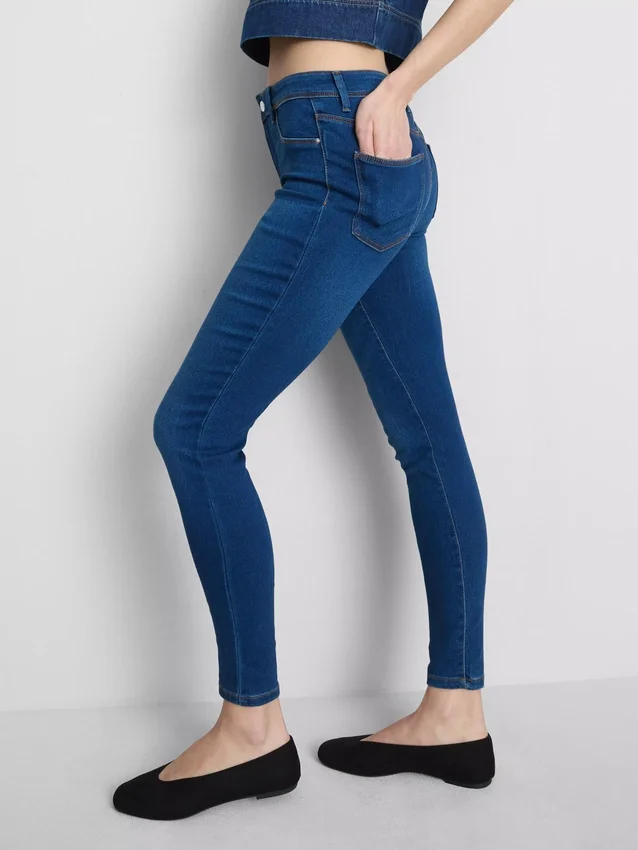 Essential skinny jeans med medelhög midja | normal