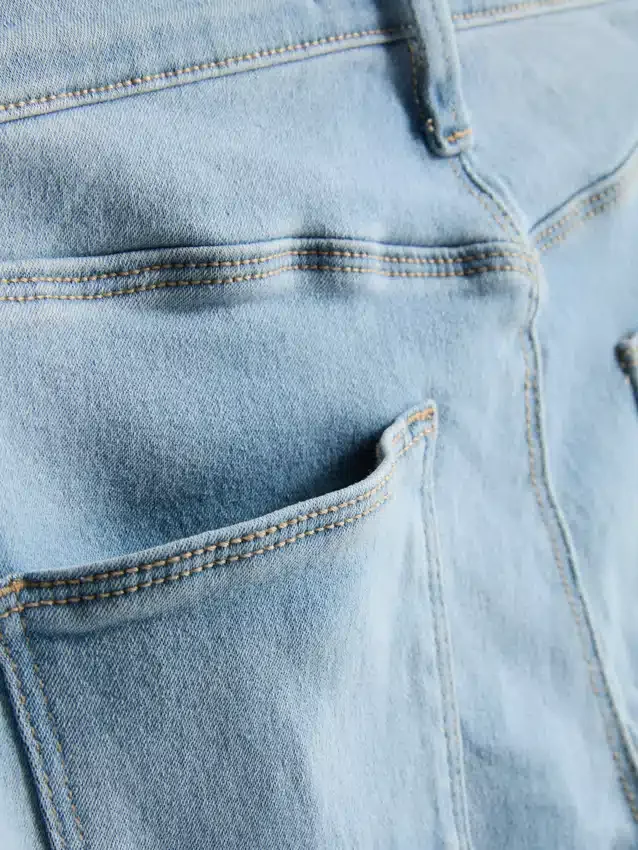 Essential skinny jeans med medelhög midja | normal