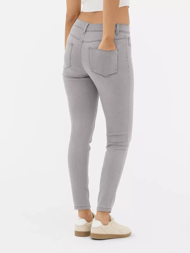 Essential skinny jeans med medelhög midja | normal