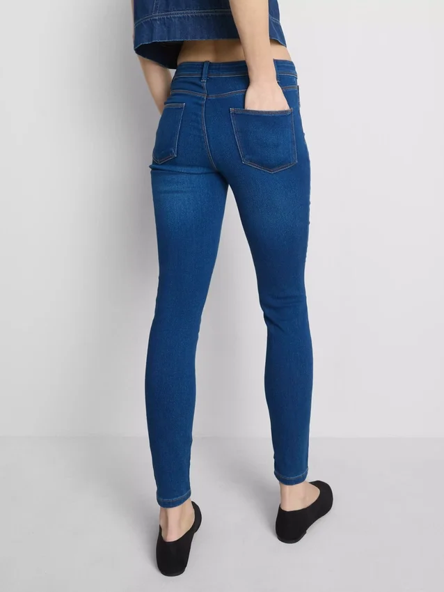 Essential skinny jeans med medelhög midja | normal
