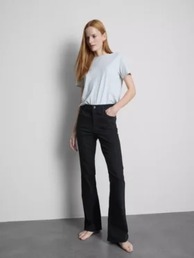 Flared-jeans i bomullsdenim med medelhög midja