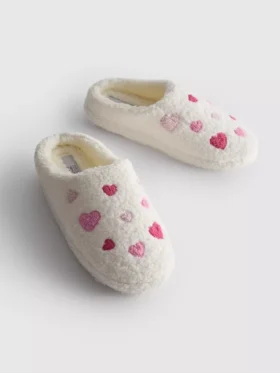 Fleece-tofflor med hjärtmönster