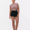 Formande shorts i midjan