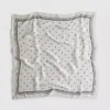 Fyrkantig scarf med prickmönster