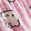 Hello Kitty-pyjamasar i kort boyfriend-modell
