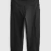 Högmidjade, släta och stödjande capri-leggings för träning