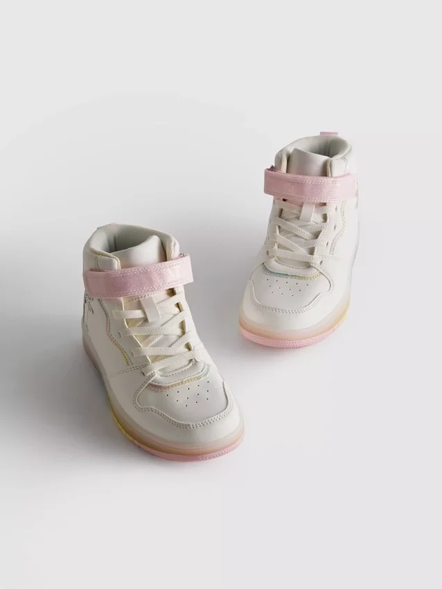 High-top-sneakers med upplyst enhörning