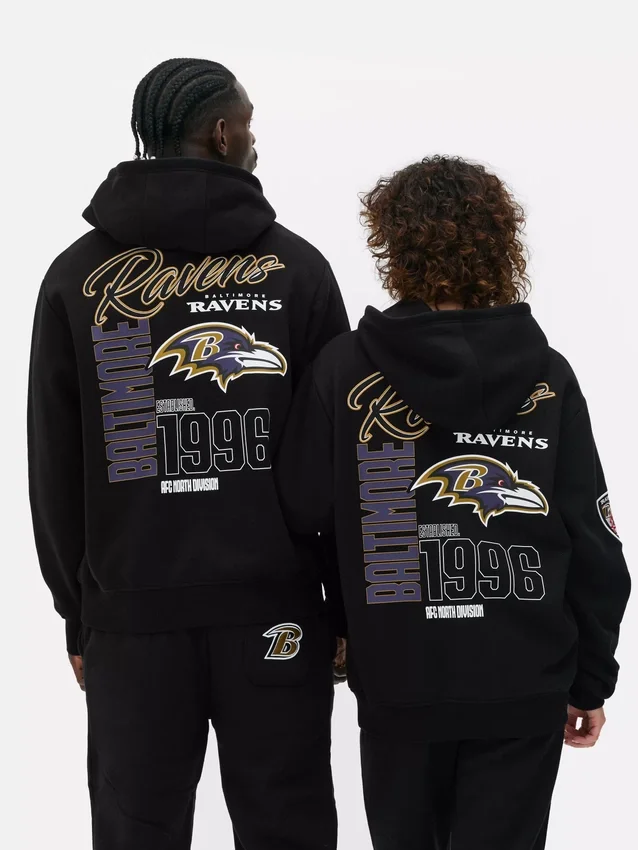Huvtröja med tryck från NFL:s Baltimore Ravens