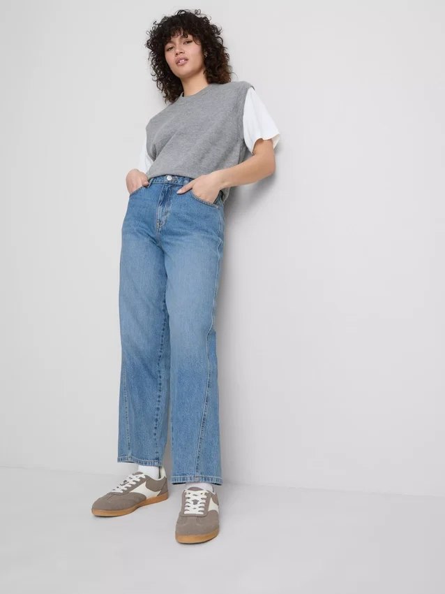 Jeans i bomullsdenim med avsmalnande raka ben