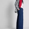 Jeans i bomullsdenim med medelhög midja och vida ben