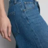 Jeans i bomullsdenim med medelhög midja och vida ben