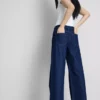 Jeans i bomullsdenim med medelhög midja och vida ben