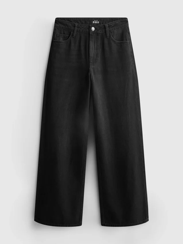 Jeans i bomullsdenim med medelhög midja och vida ben