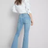 Jeans i bomullsdenim med utsvängda ben och medelhög midja