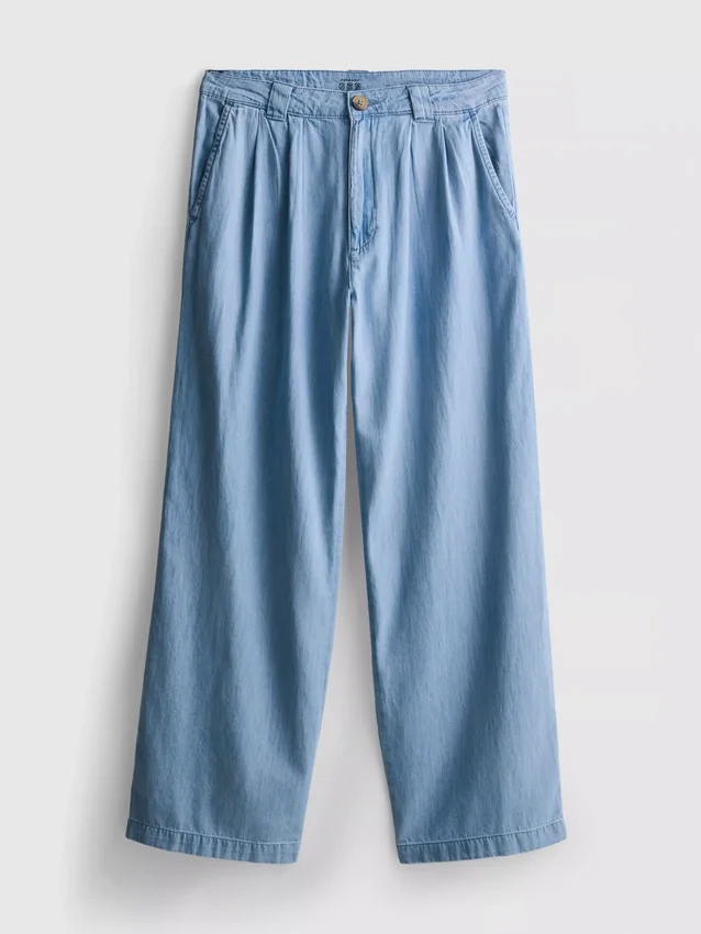 Jeans i bomullsdenim med veck och vida ben