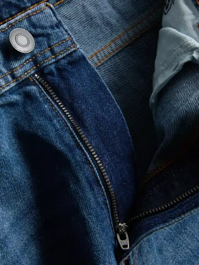 Jeans med hög midja och avslappnad passform