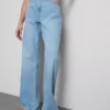 Jeans med hög midja och raka ben
