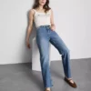 Jeans med hög midja och raka ben