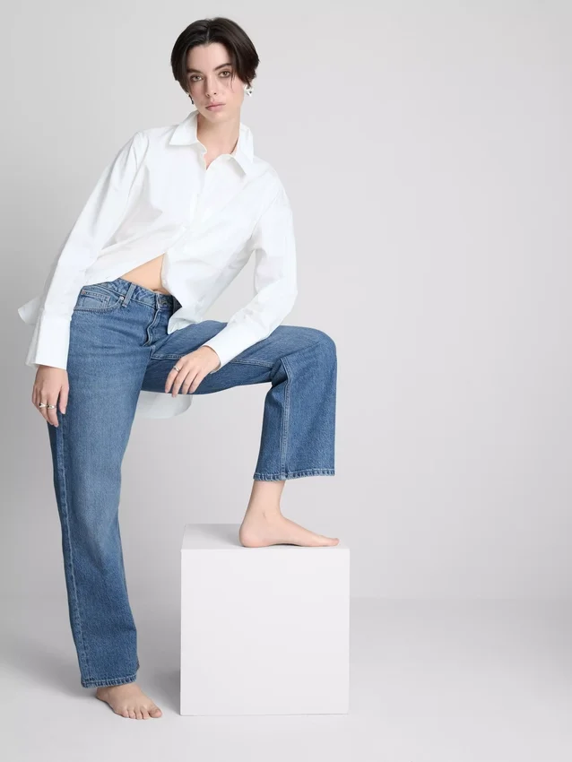 Jeans med hög midja och raka ben