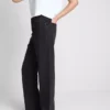 Jeans med hög midja och raka ben