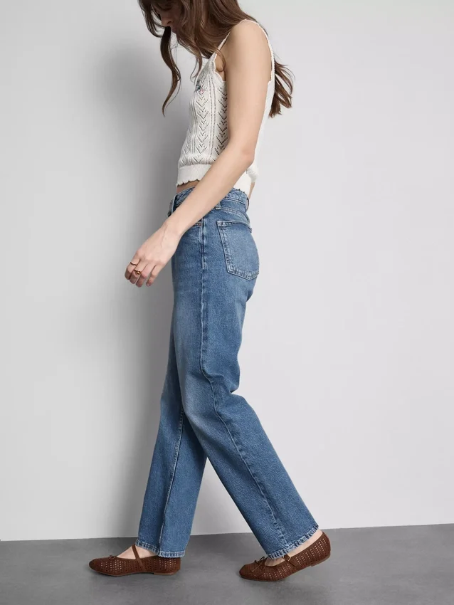 Jeans med hög midja och raka ben