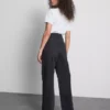 Jeans med hög midja och raka ben