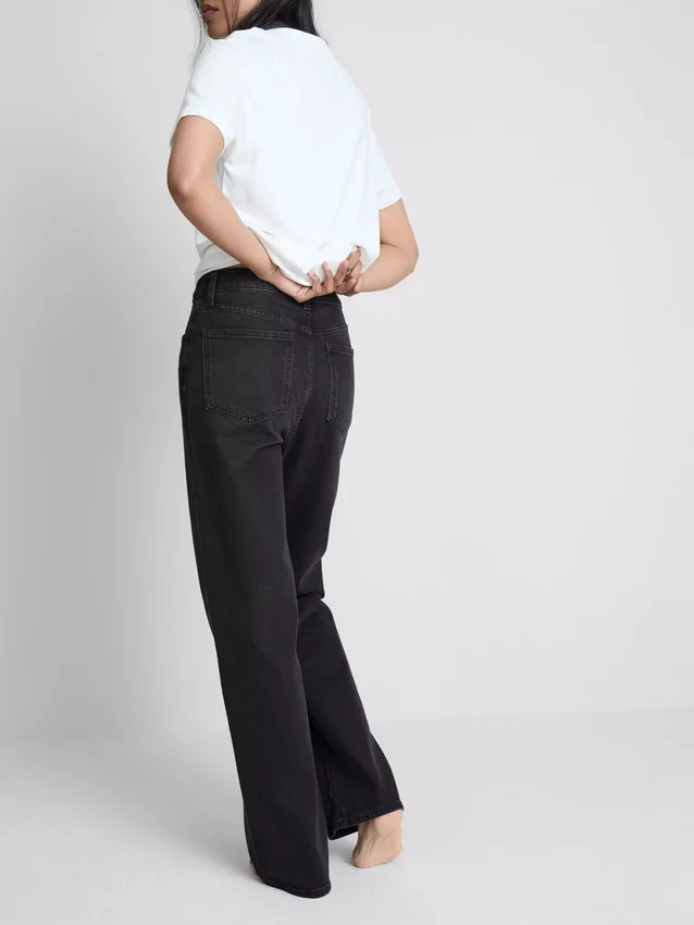 Jeans med hög midja och raka ben