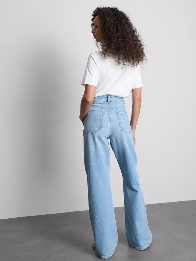 Jeans med hög midja och raka ben