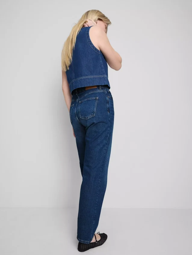 Jeans med hög midja och raka ben