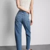 Jeans med hög midja och raka ben