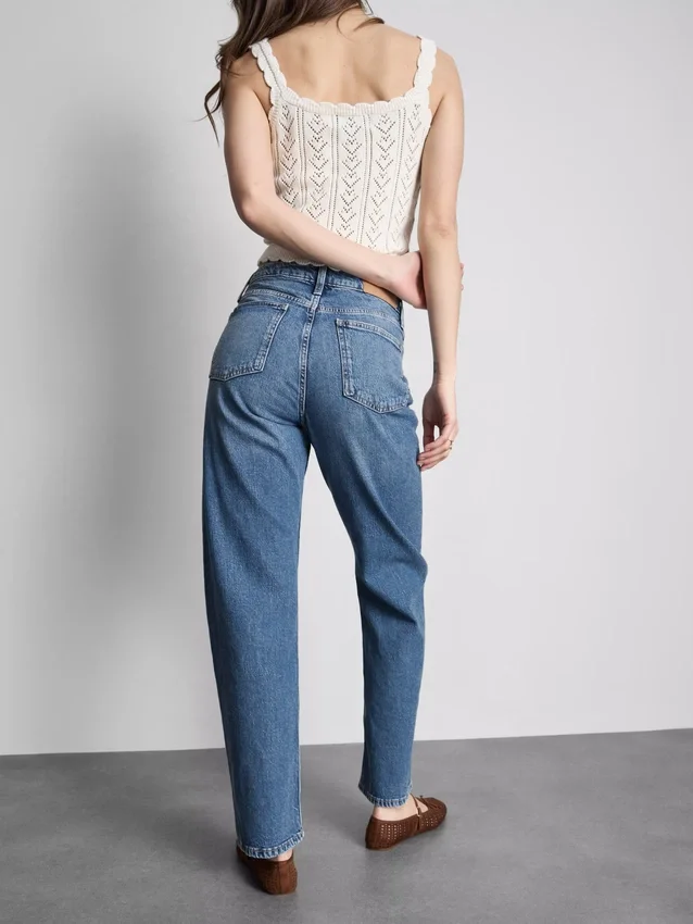 Jeans med hög midja och raka ben