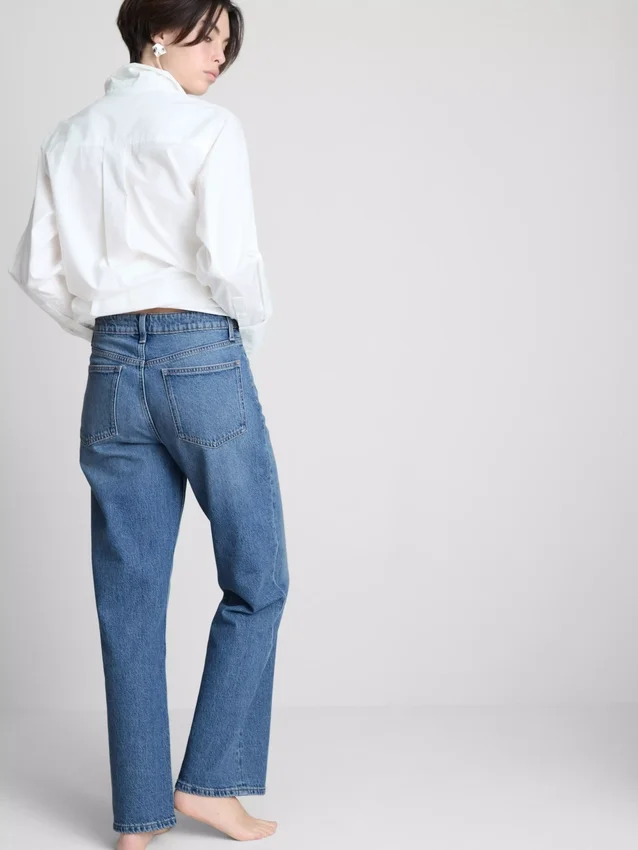 Jeans med hög midja och raka ben