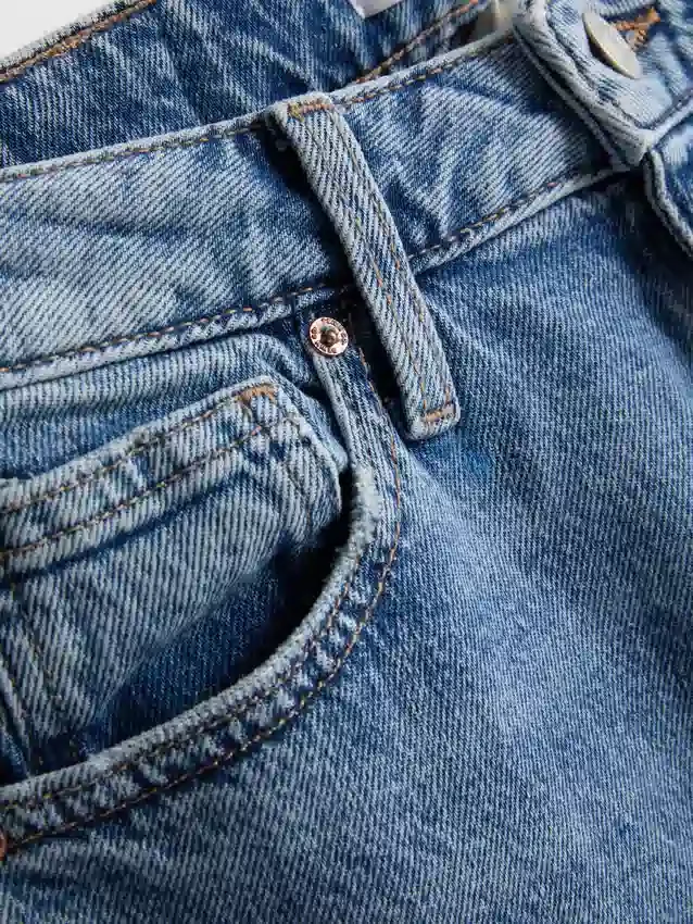 Jeans med hög midja och raka ben