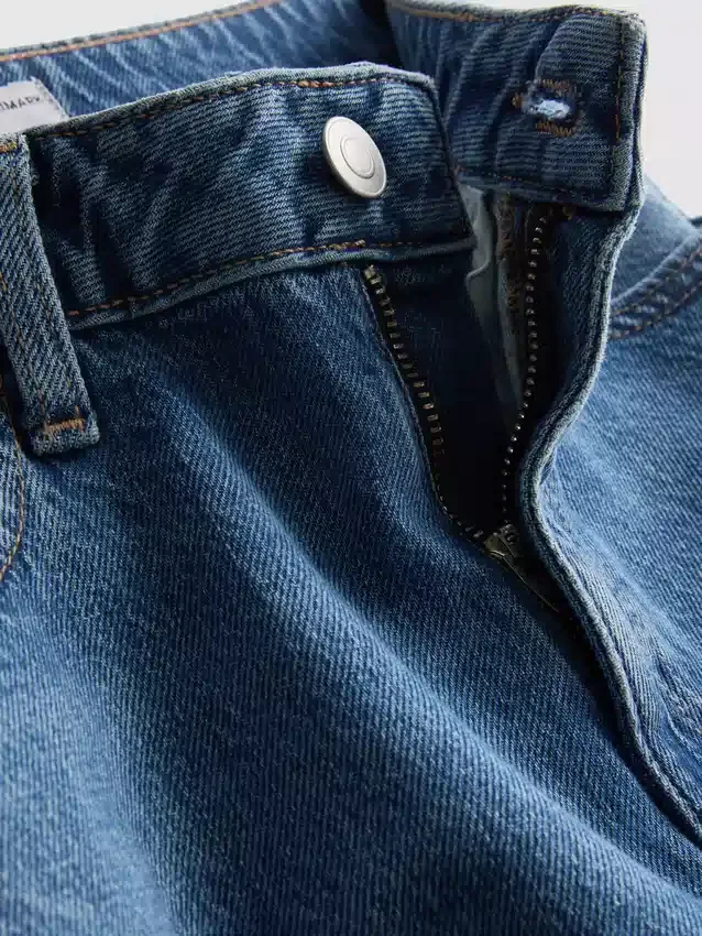 Jeans med hög midja och raka ben