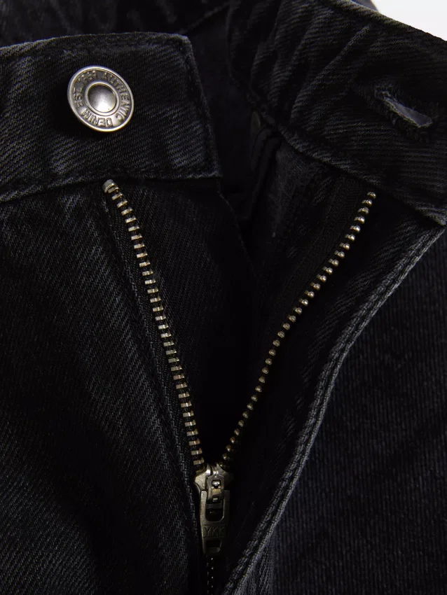 Jeans med hög midja och raka ben