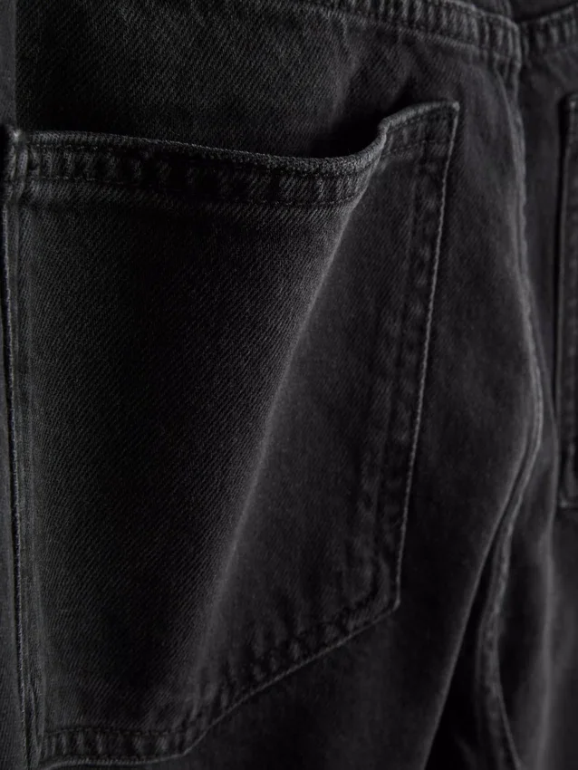 Jeans med hög midja och raka ben